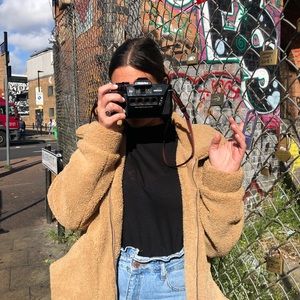 Meet your Posher, Antonia